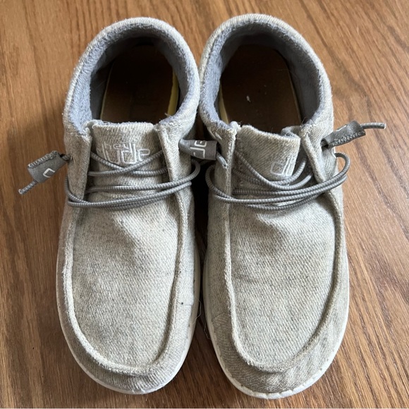 Hey Dude Cindy Light Gray Sz 6 - Picture 2 of 9